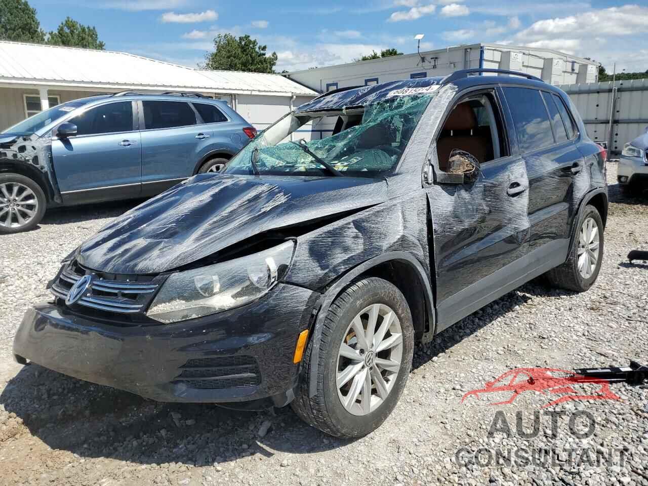 VOLKSWAGEN TIGUAN 2017 - WVGBV7AX4HK053844