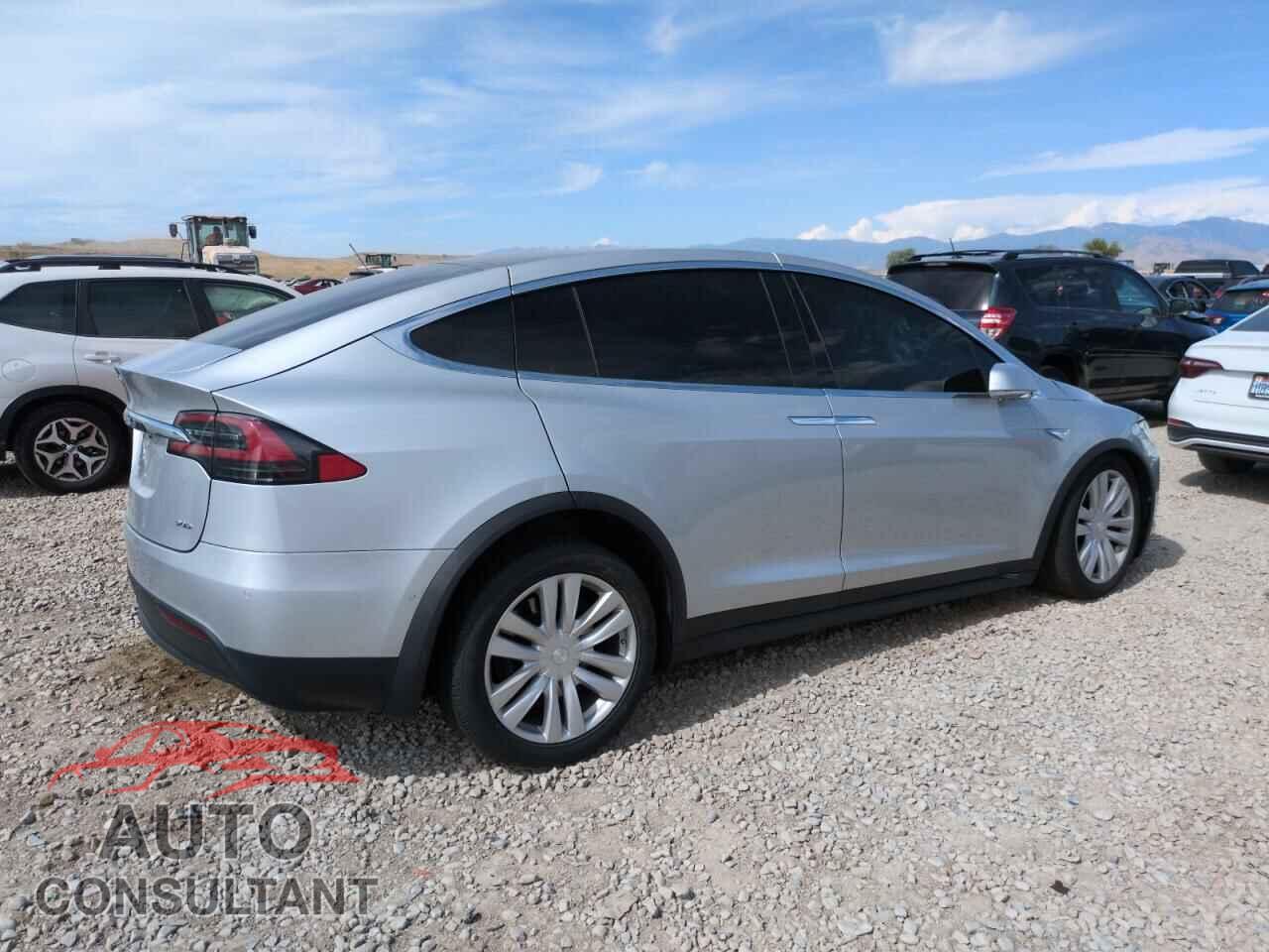 TESLA MODEL X 2016 - 5YJXCBE20GF003407