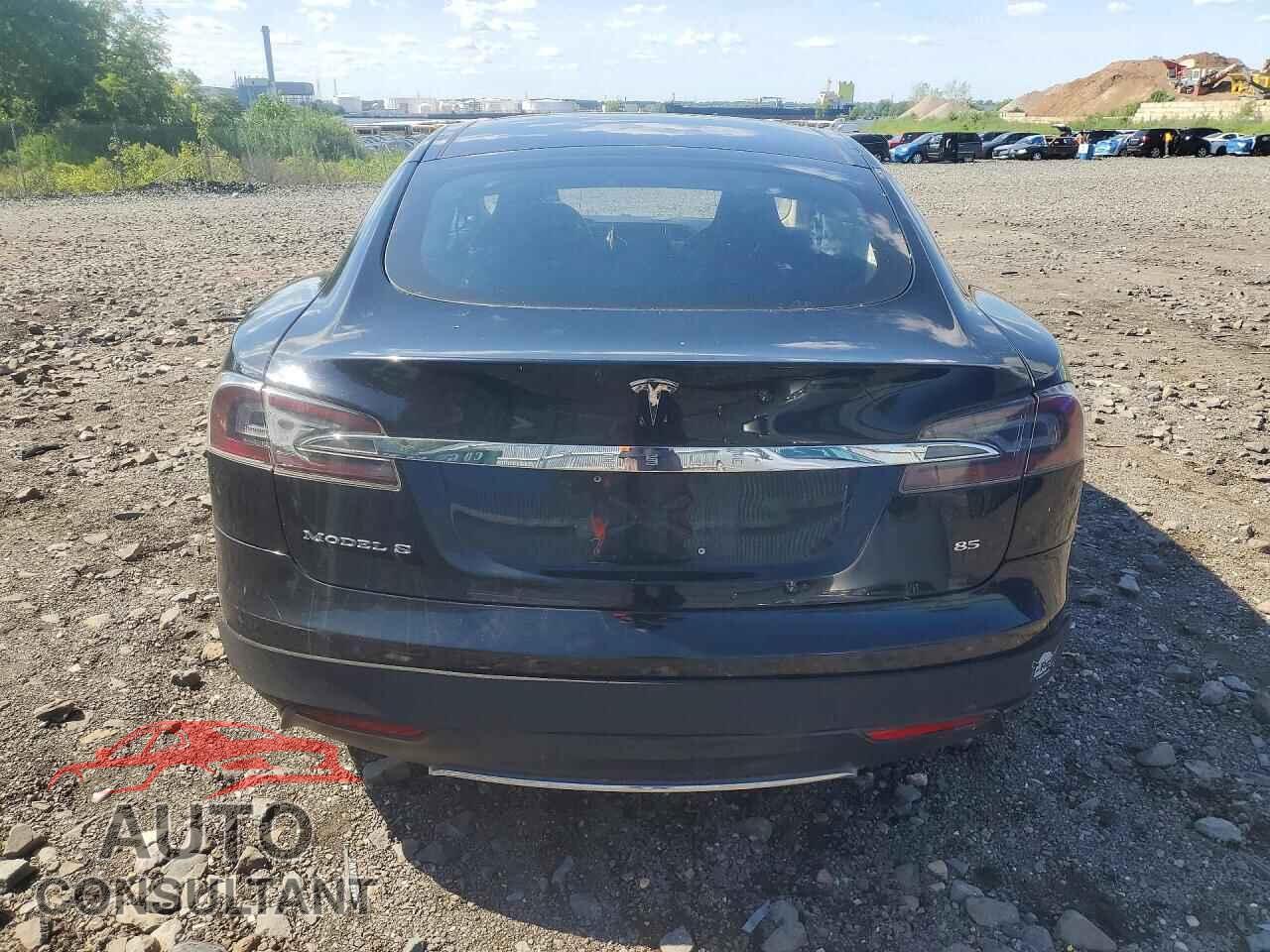 TESLA MODEL S 2013 - 5YJSA1CN1DFP12575