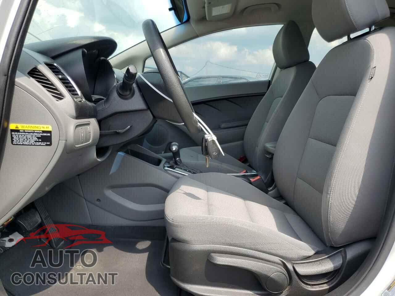 KIA FORTE 2017 - 3KPFK4A73HE063393