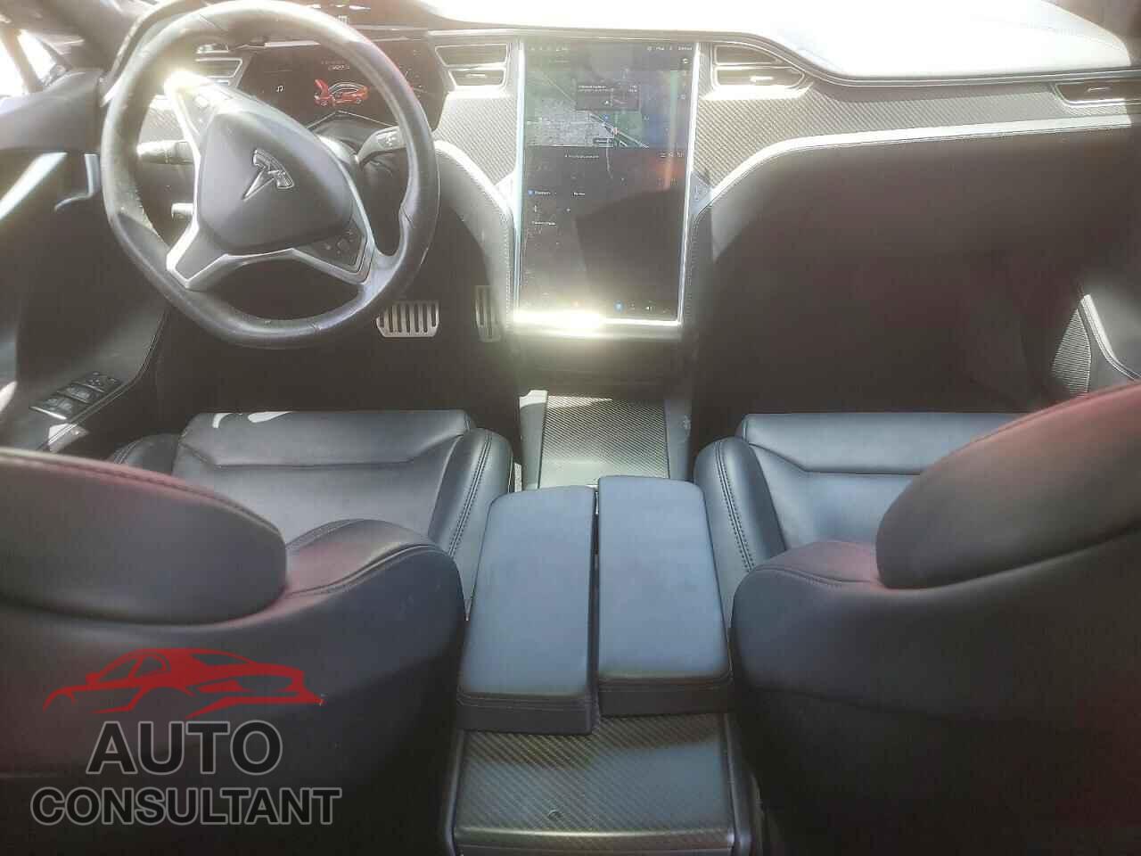 TESLA MODEL S 2018 - 5YJSA1E47JF239703
