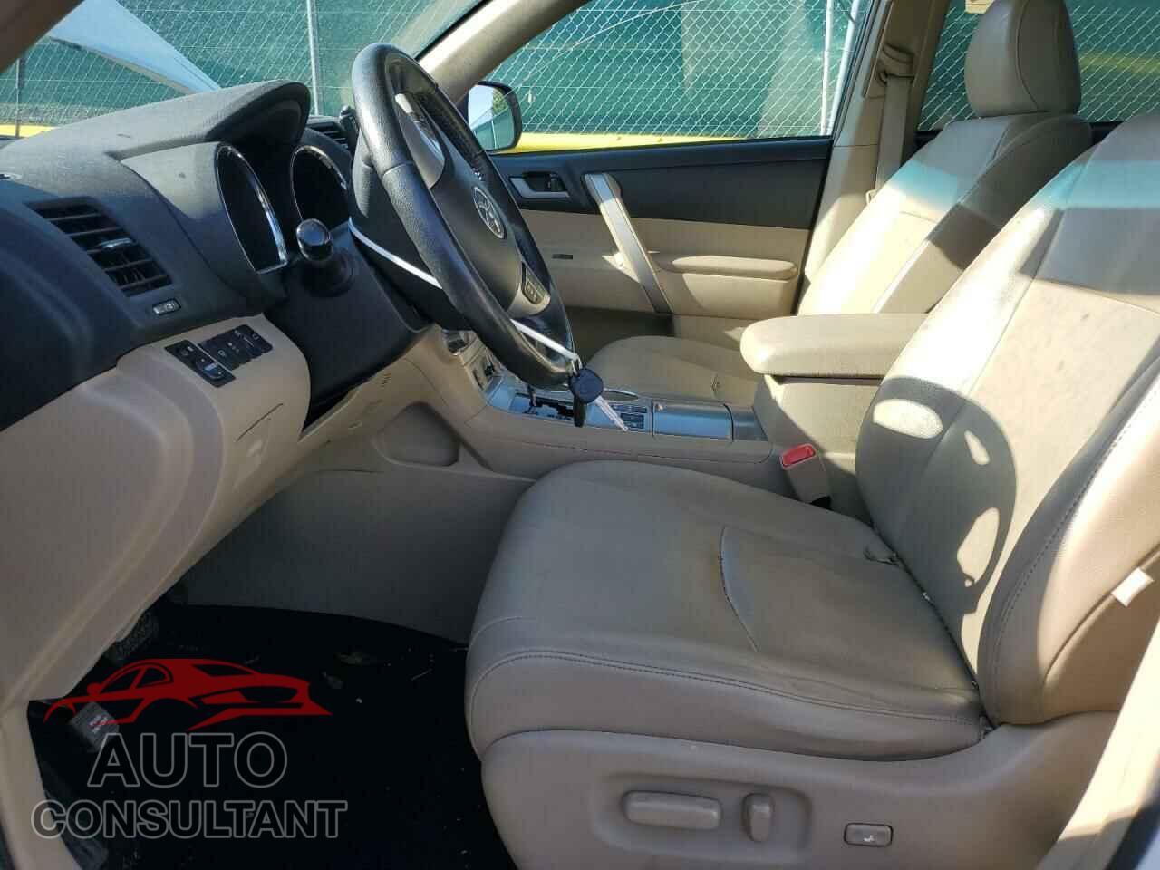 TOYOTA HIGHLANDER 2011 - 5TDBK3EH7BS064295