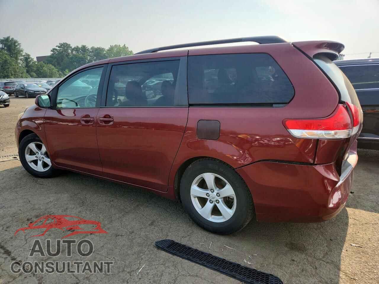 TOYOTA SIENNA 2011 - 5TDKK3DC5BS099391