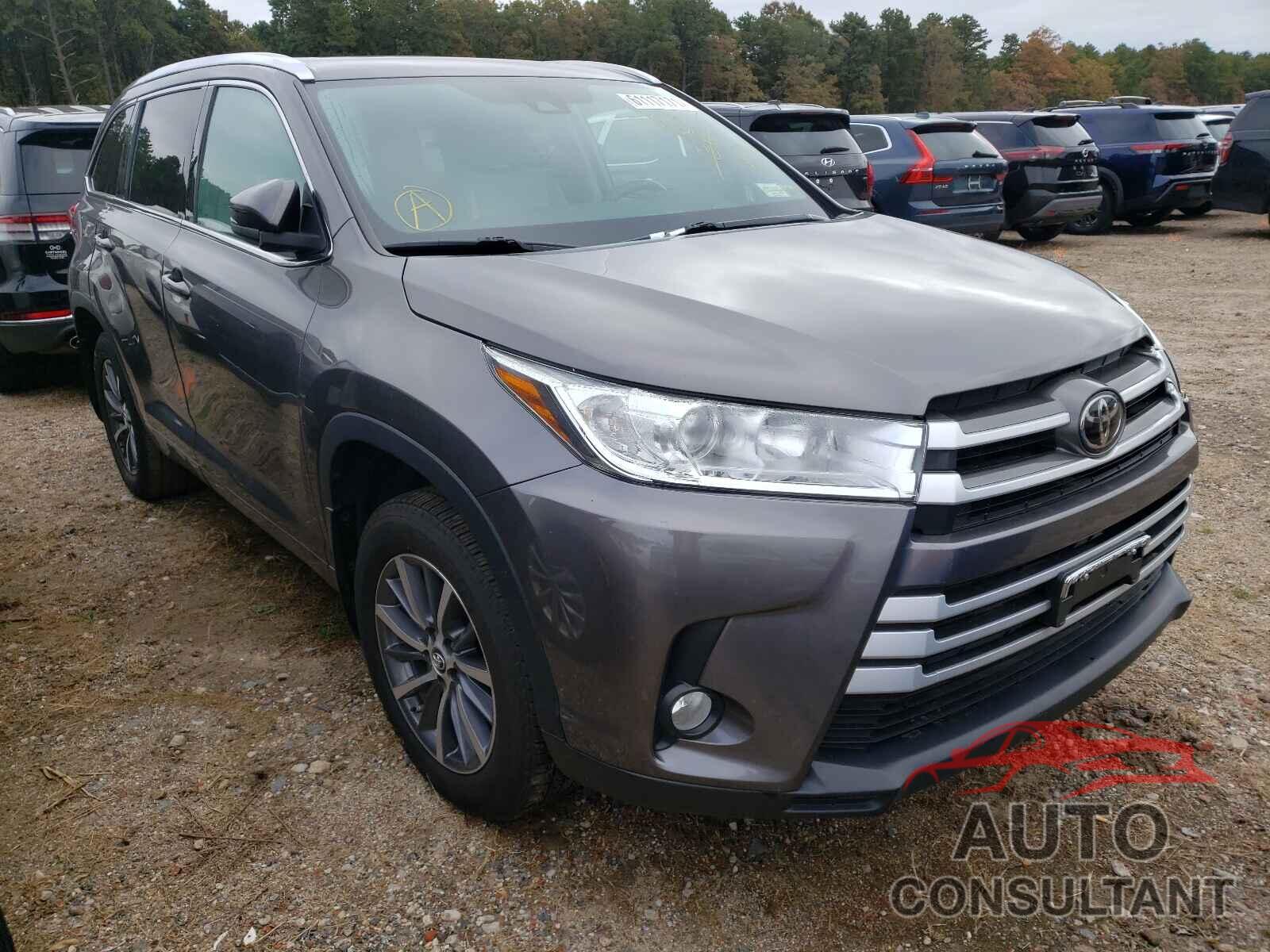 TOYOTA HIGHLANDER 2018 - 5TDJZRFH5JS534394