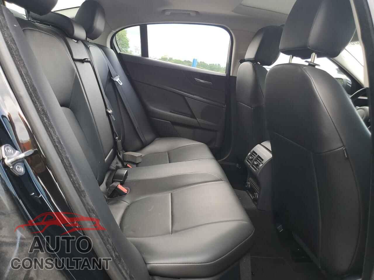 JAGUAR XE 2017 - SAJAJ4BV9HA953122