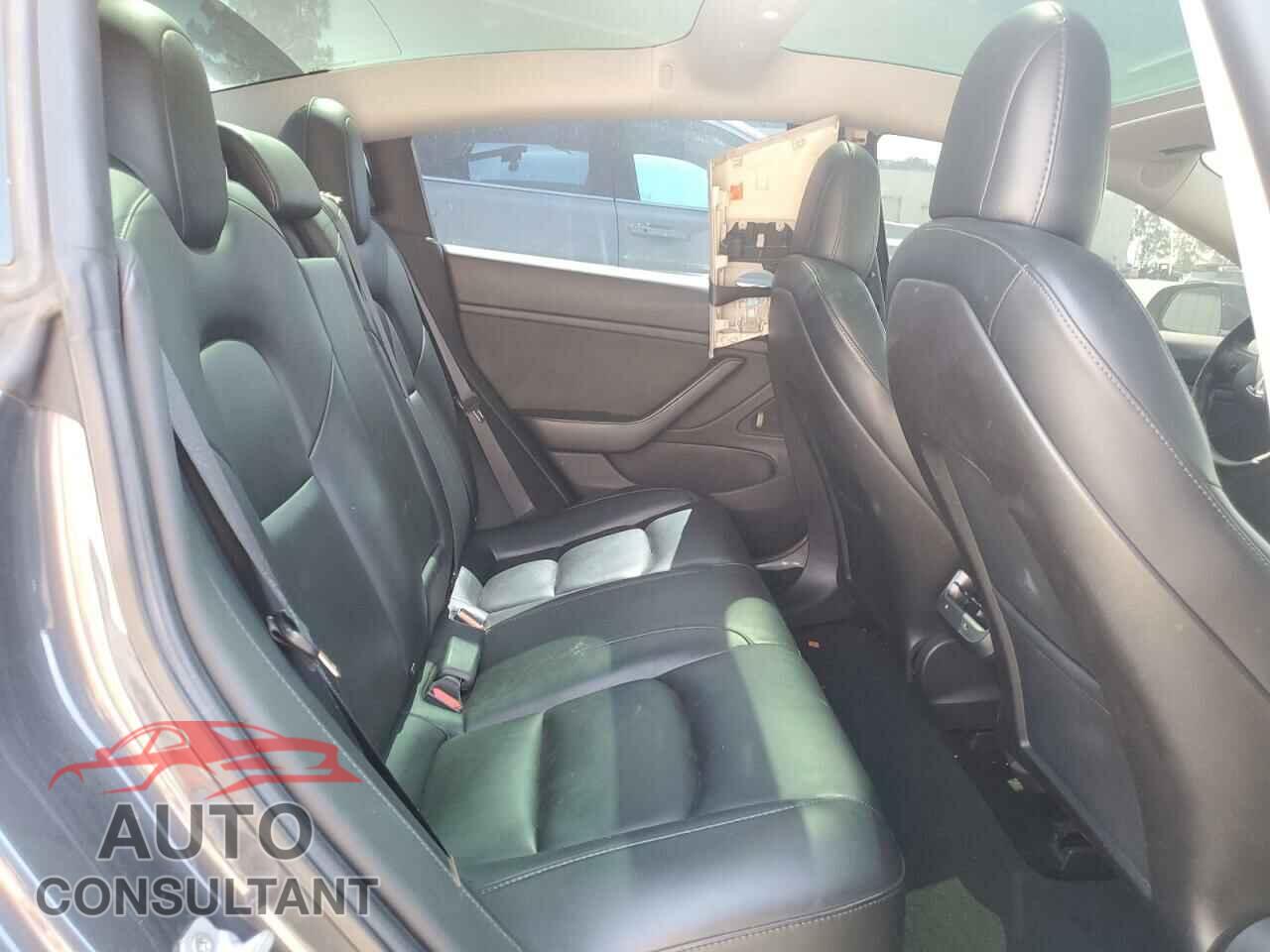 TESLA MODEL 3 2019 - 5YJ3E1EB0KF521593