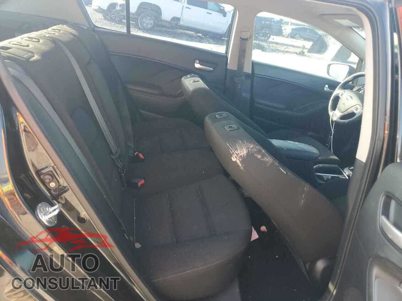 KIA FORTE 2017 - KNAFK5A80H5678149
