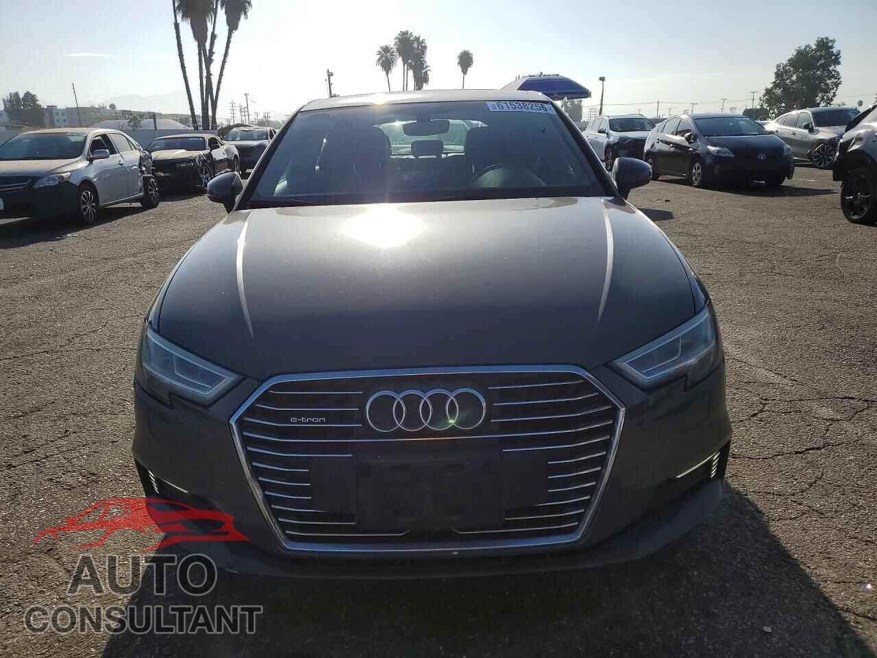 AUDI A3 2017 - WAUTPBFF0HA036421