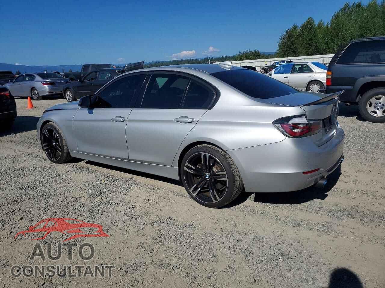 BMW 3 SERIES 2013 - WBA3B9C58DF585235