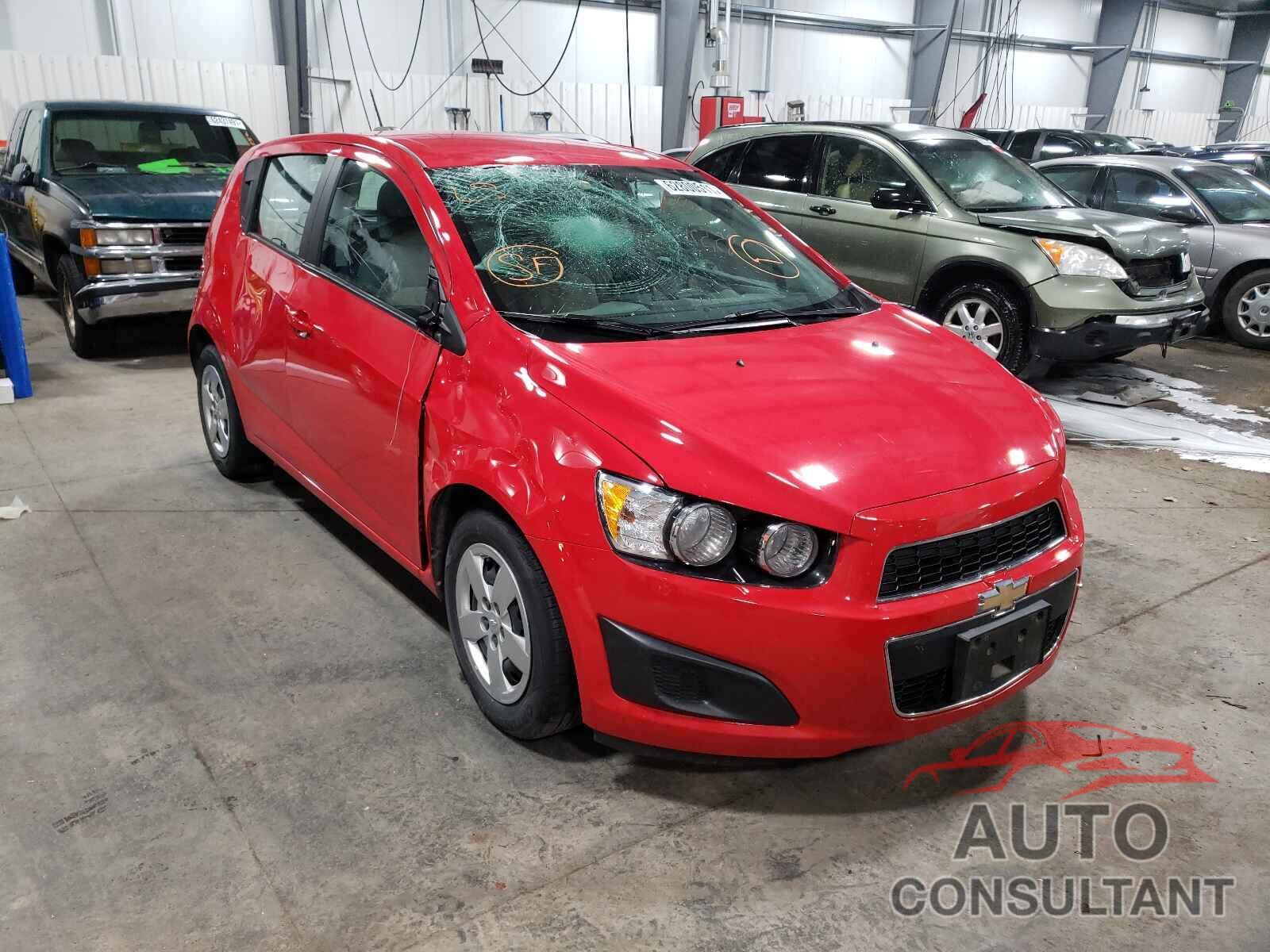 CHEVROLET SONIC 2016 - 1G1JA6SH8G4107221