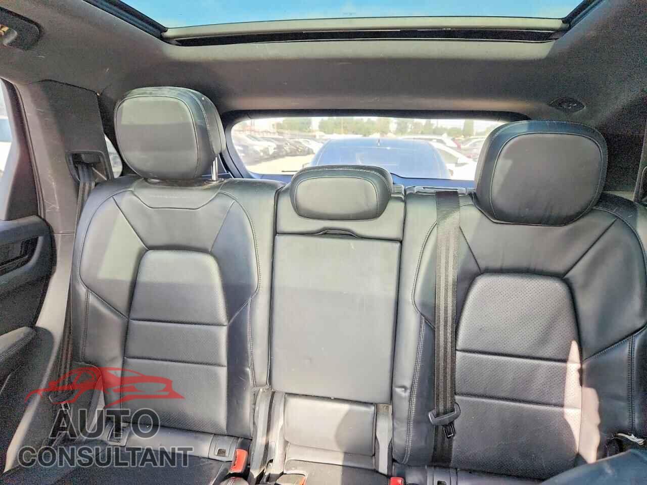PORSCHE CAYENNE 2019 - WP1AA2AY5KDA06579