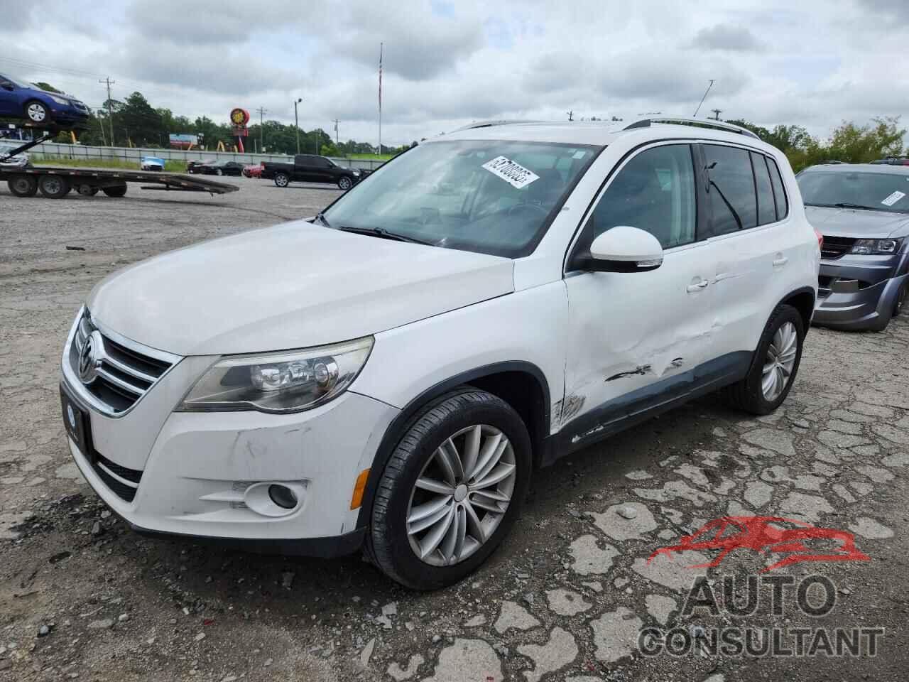 VOLKSWAGEN TIGUAN 2011 - WVGBV7AX8BW537368