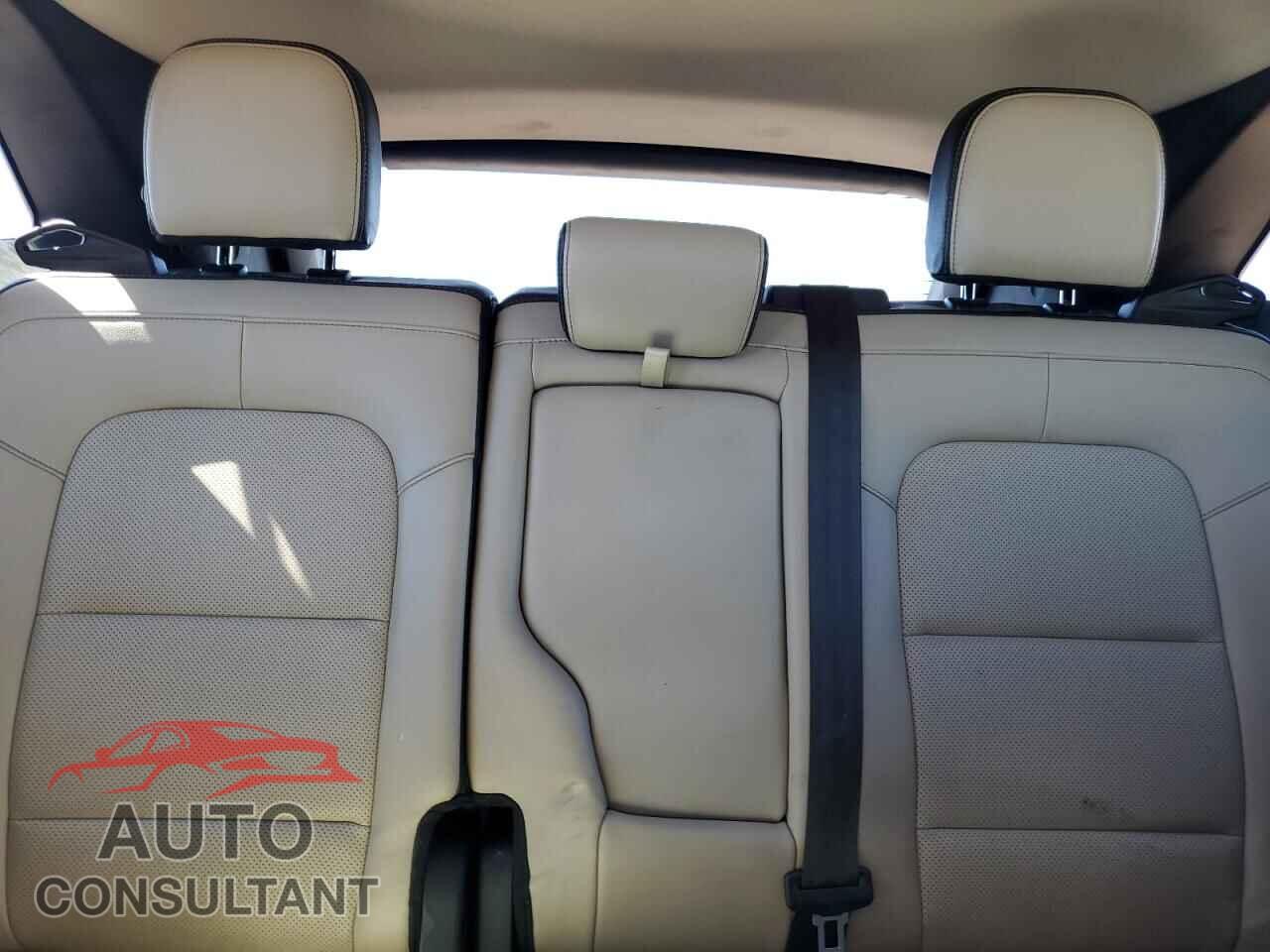 FORD ESCAPE 2020 - 1FMCU0H67LUA36058