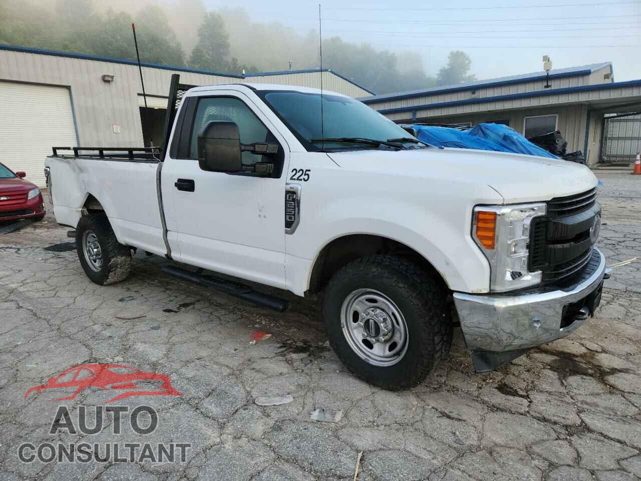 FORD F250 2017 - 1FTBF2A67HEE17619