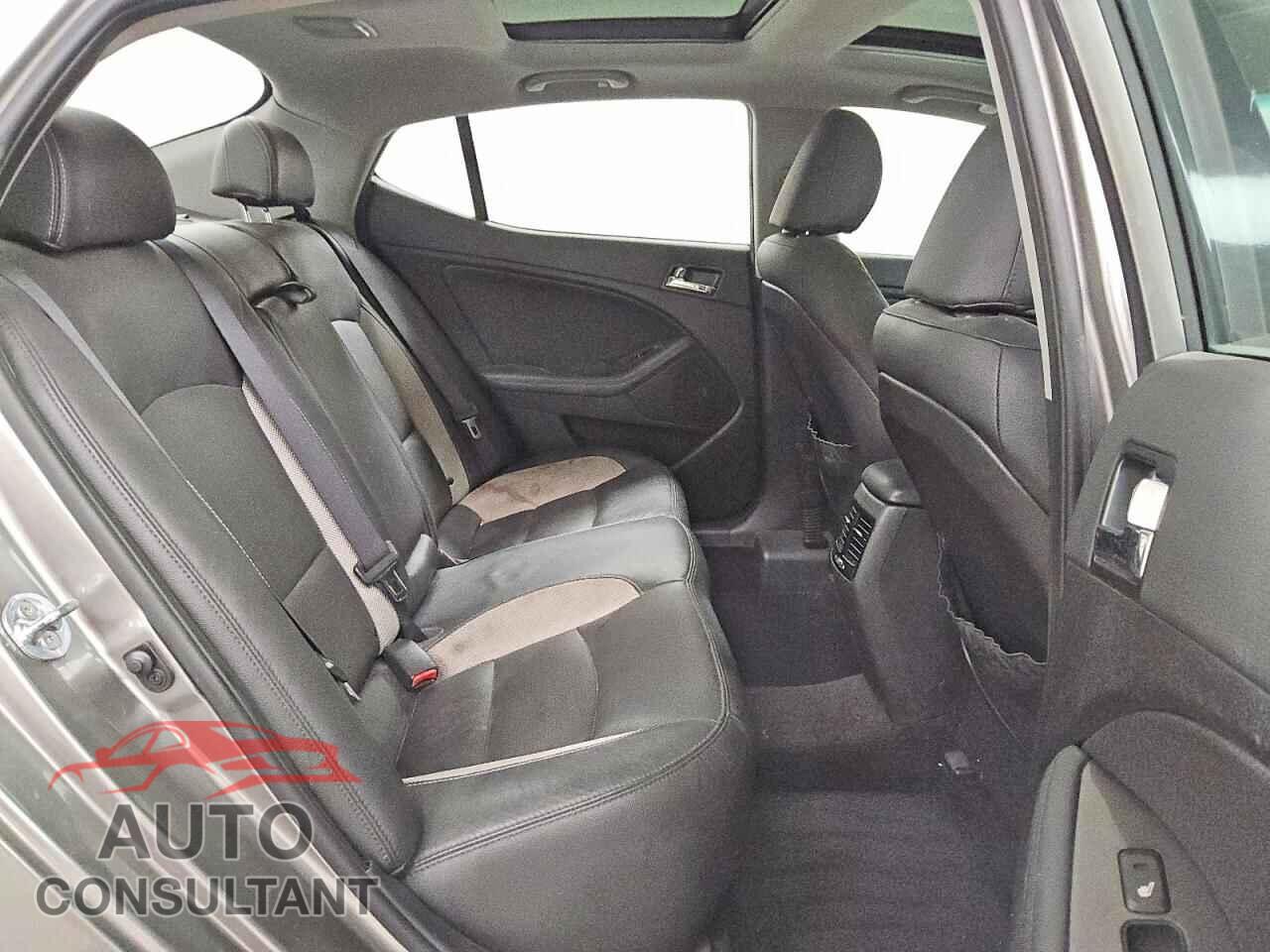 KIA OPTIMA 2012 - 5XXGR4A69CG009393