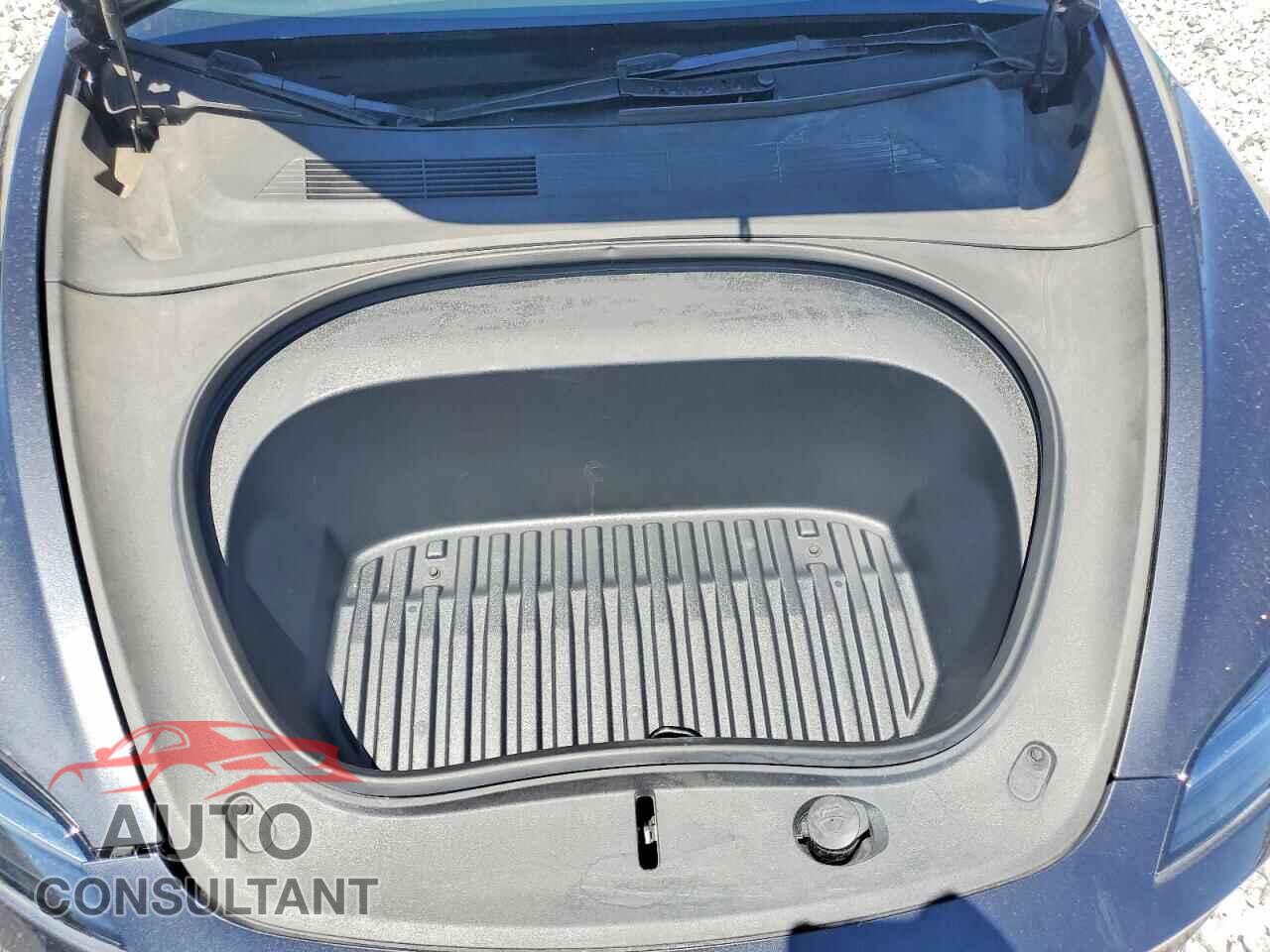 TESLA MODEL 3 2025 - 5YJ3E1EA4SF012985