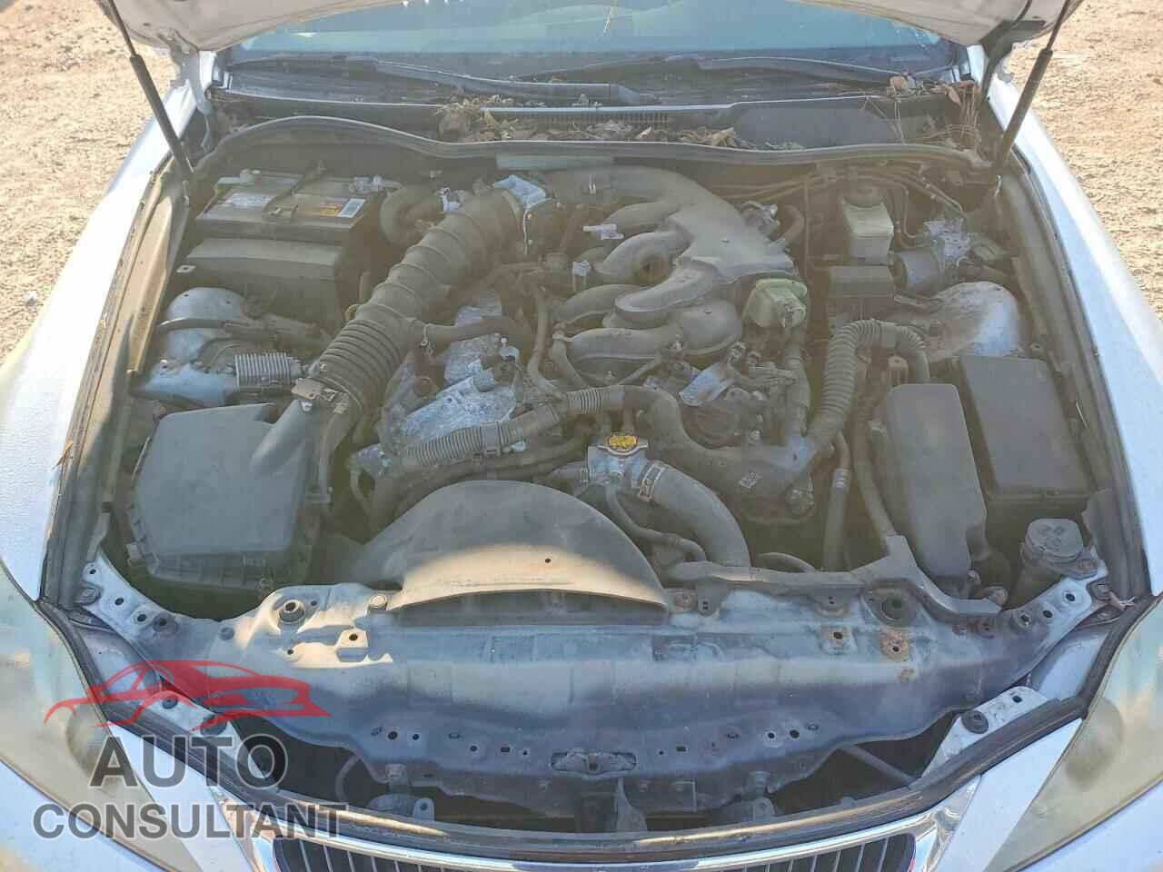 LEXUS IS 2011 - JTHCF5C21B5048990