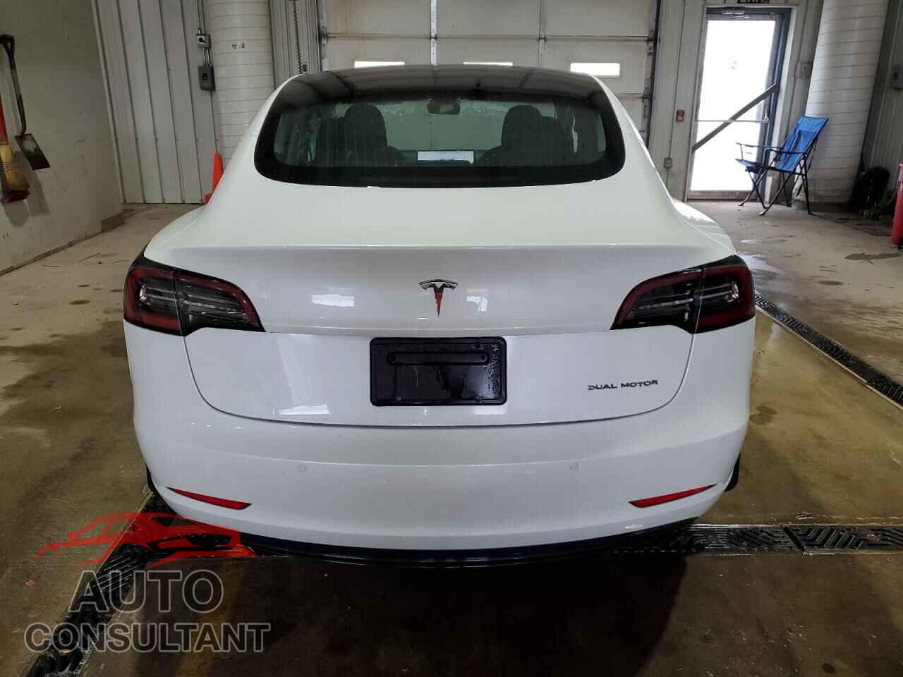 TESLA MODEL 3 2019 - 5YJ3E1EA2KF484215