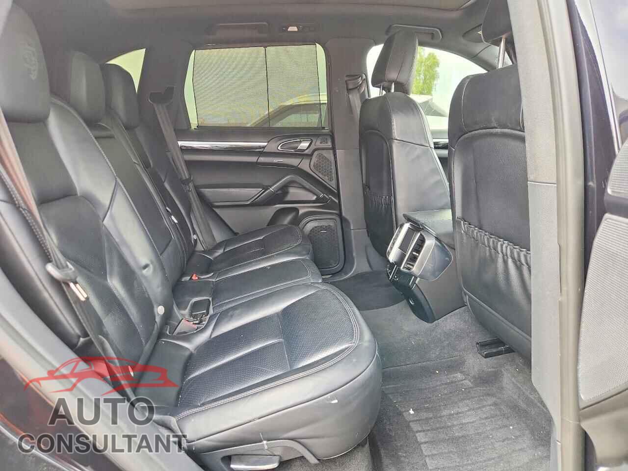 PORSCHE CAYENNE 2017 - WP1AE2A20HLA70625