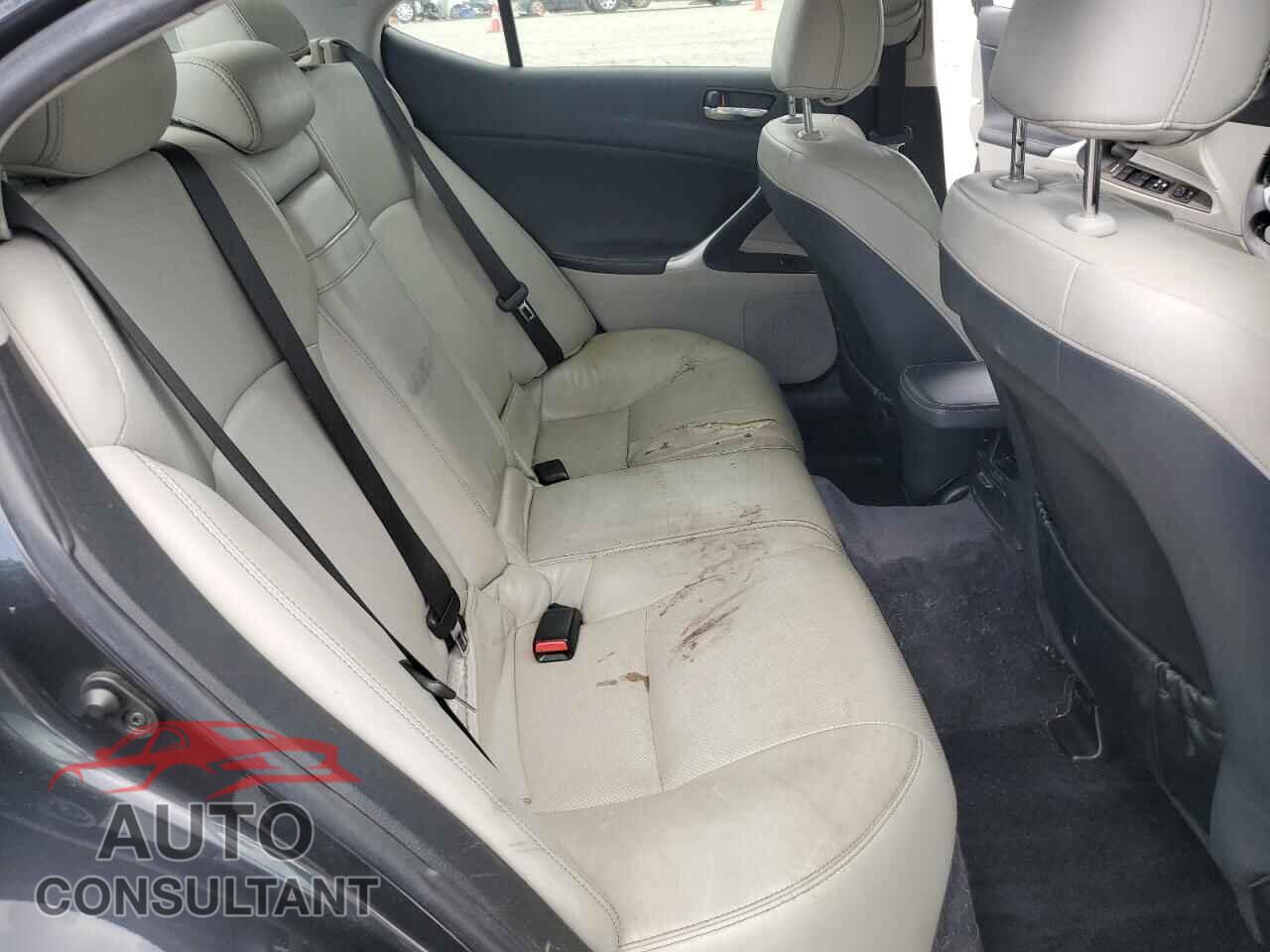 LEXUS IS 2011 - JTHCF5C24B2035099
