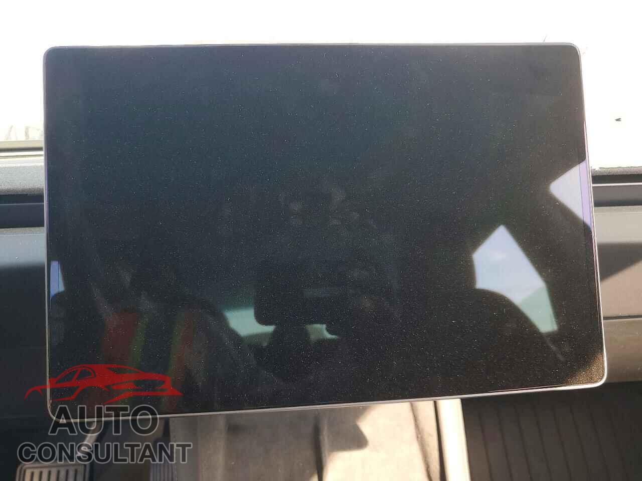 TESLA MODEL 3 2025 - 5YJ3E1EA1SF075171