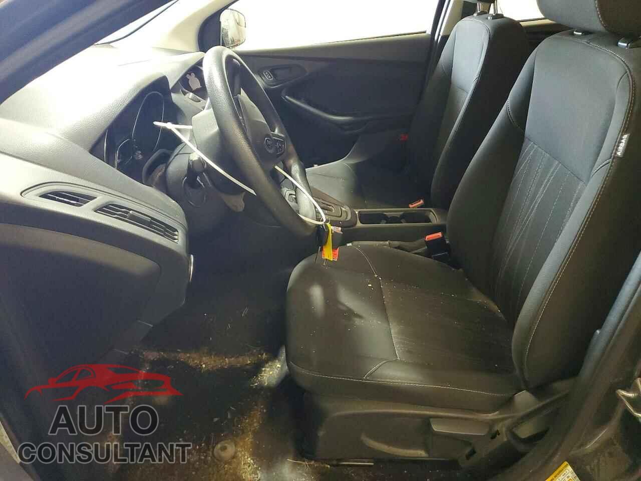 FORD FOCUS 2017 - 1FADP3E22HL256116