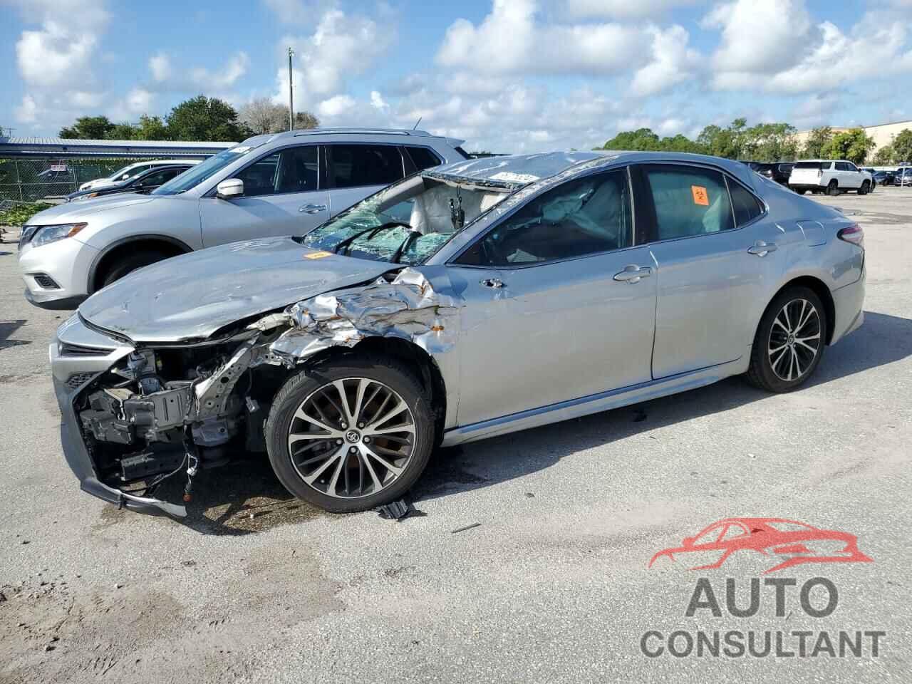 TOYOTA CAMRY 2018 - 4T1B11HK5JU026116