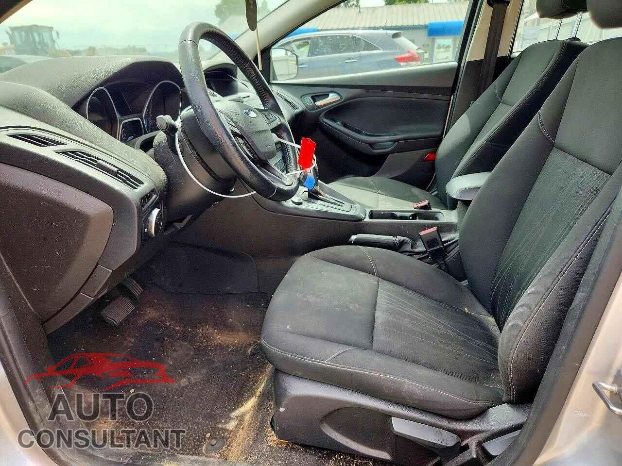 FORD FOCUS 2016 - 1FADP3K26GL289154