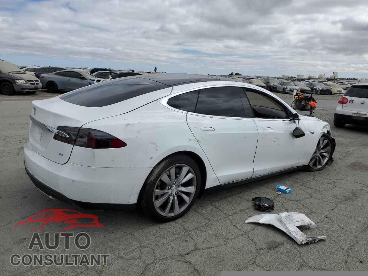 TESLA MODEL S 2014 - 5YJSA1H15EFP49961