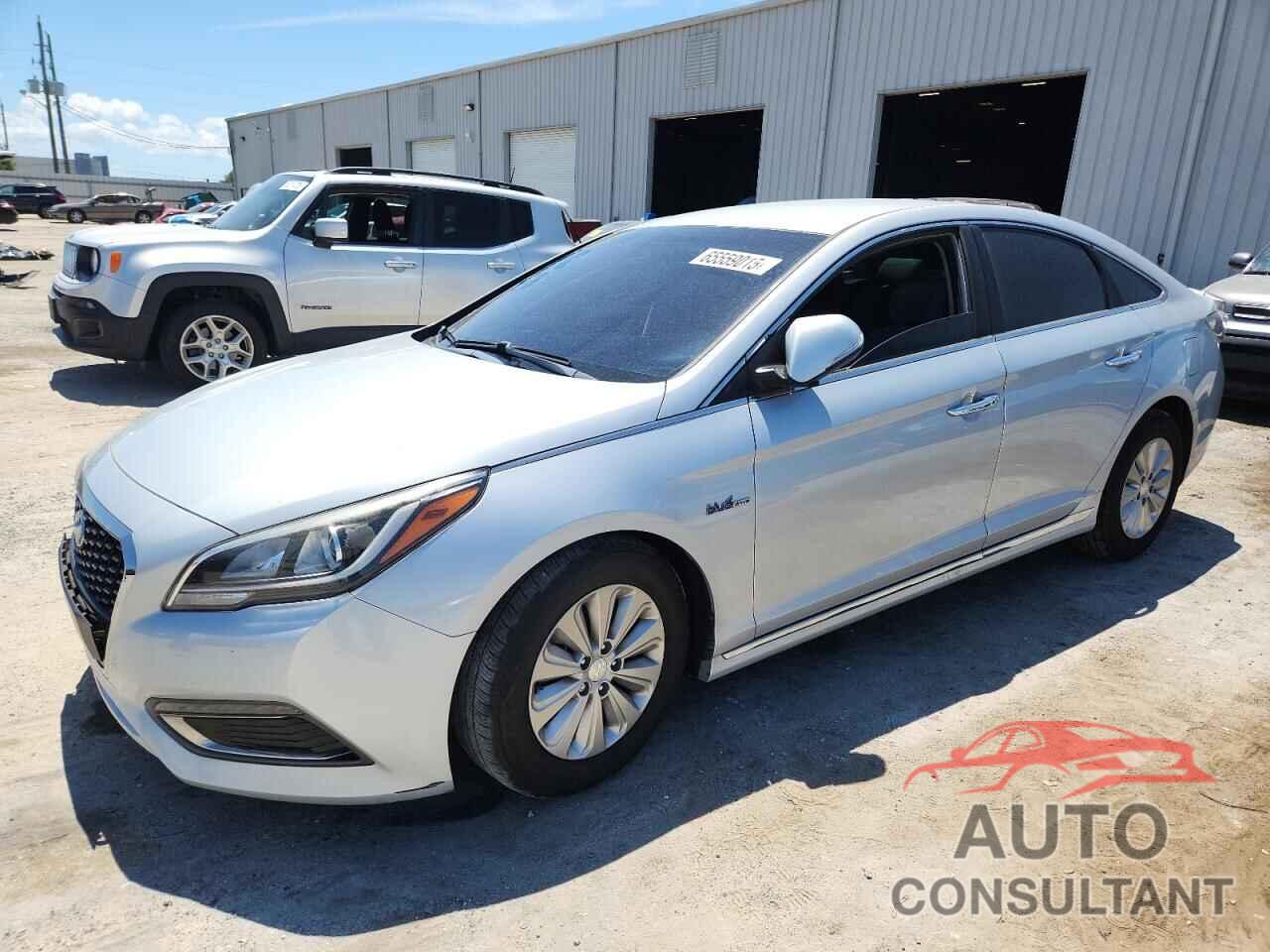 HYUNDAI SONATA 2017 - KMHE24L3XHA072158