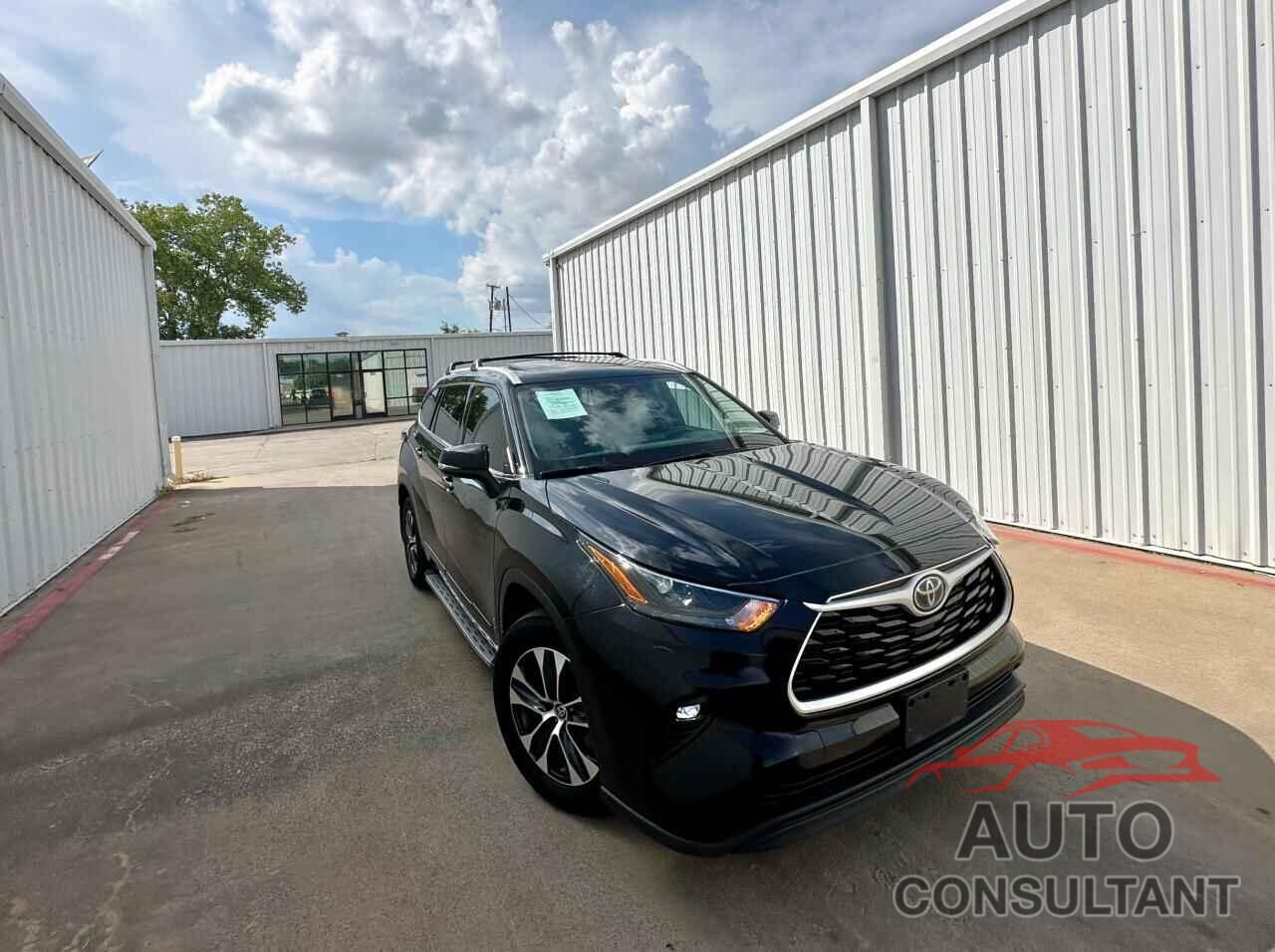 TOYOTA HIGHLANDER 2022 - 5TDGARAH4NS514913