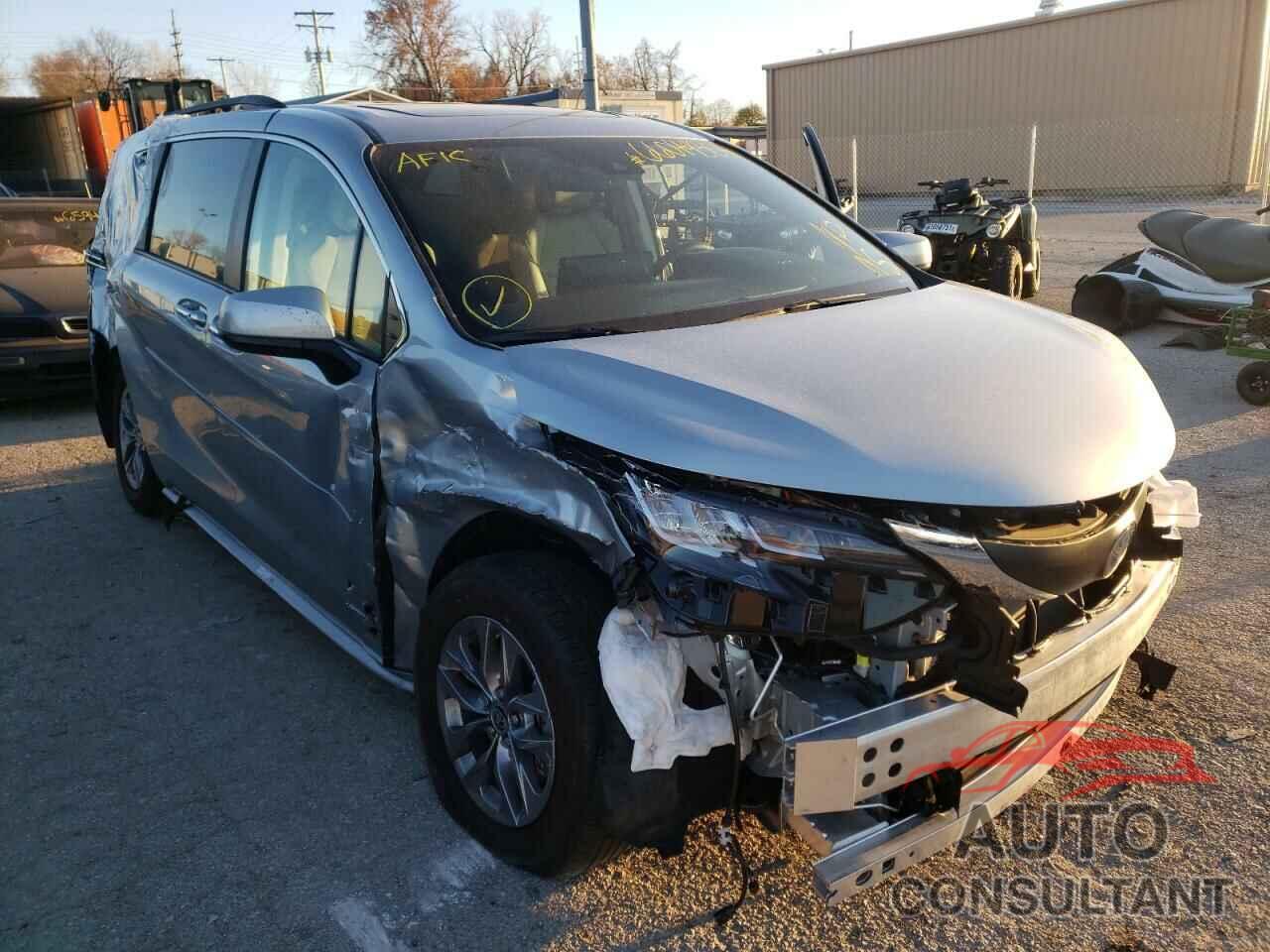 TOYOTA SIENNA 2021 - 5TDJRKEC0MS026352