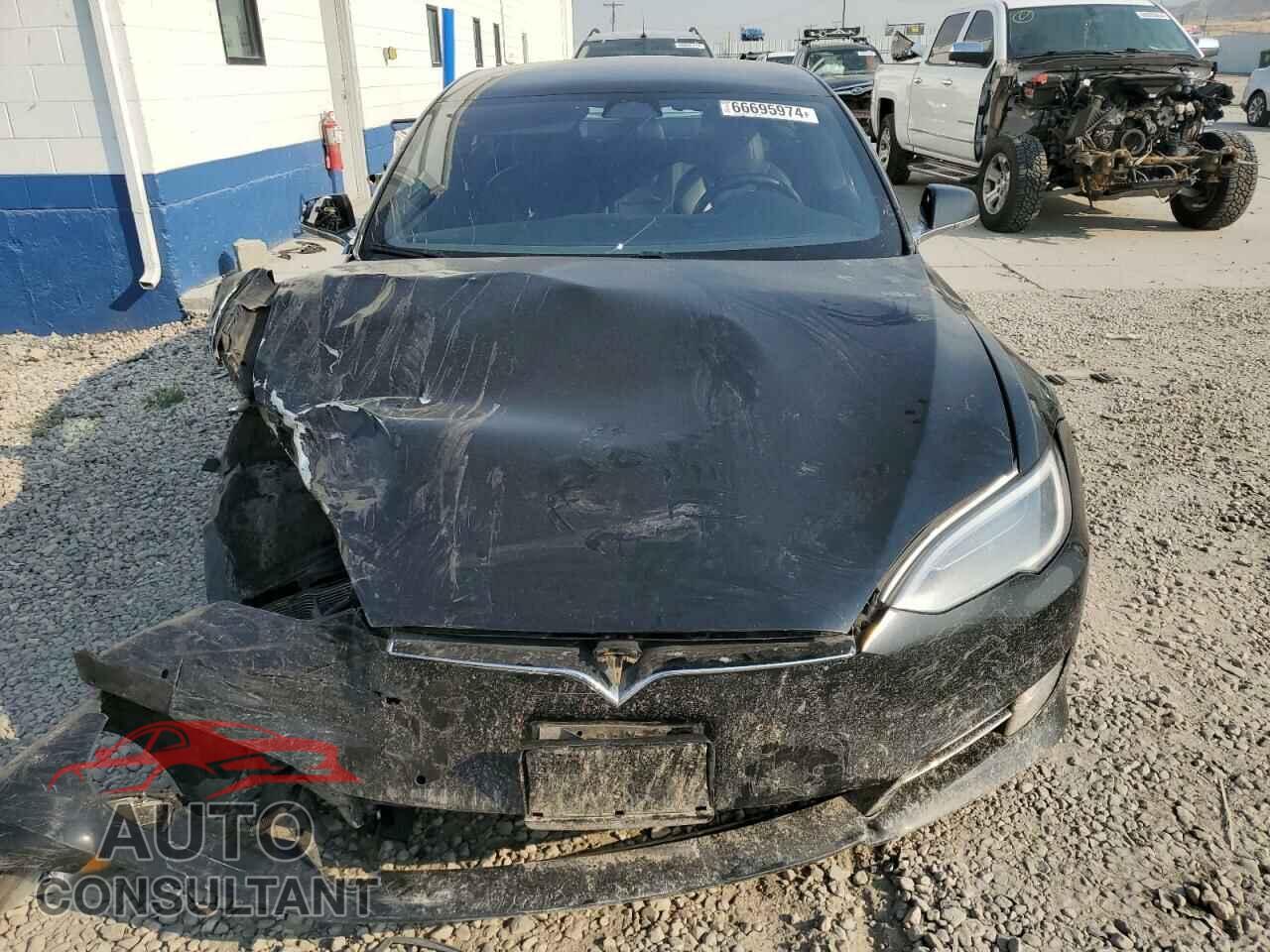 TESLA MODEL S 2018 - 5YJSA1E21JF265969