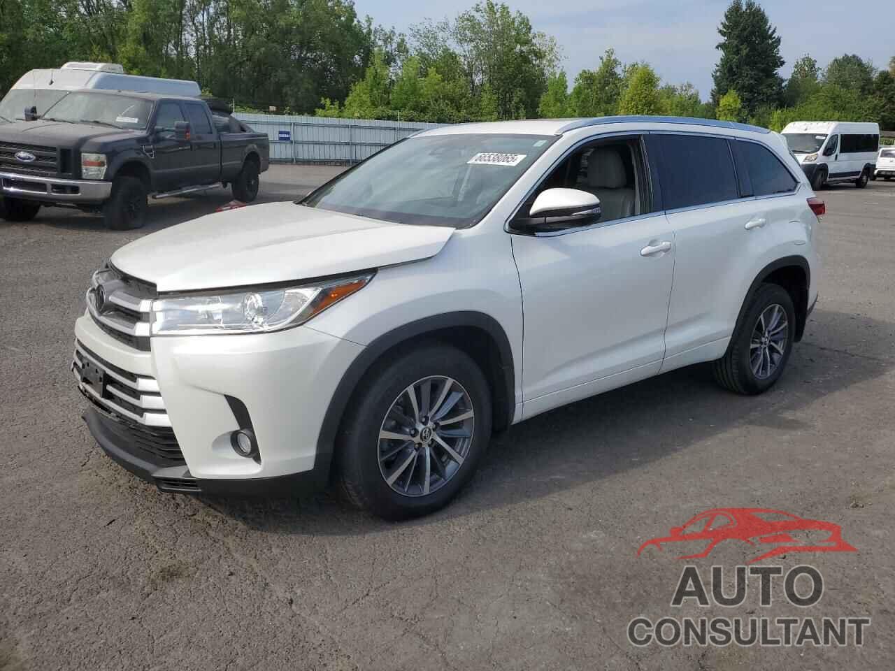 TOYOTA HIGHLANDER 2018 - 5TDJZRFH6JS812607