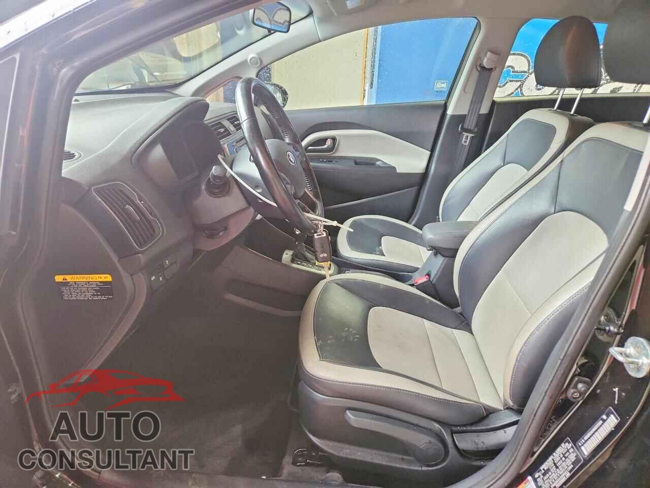 KIA RIO 2017 - KNADN5A34H6011064