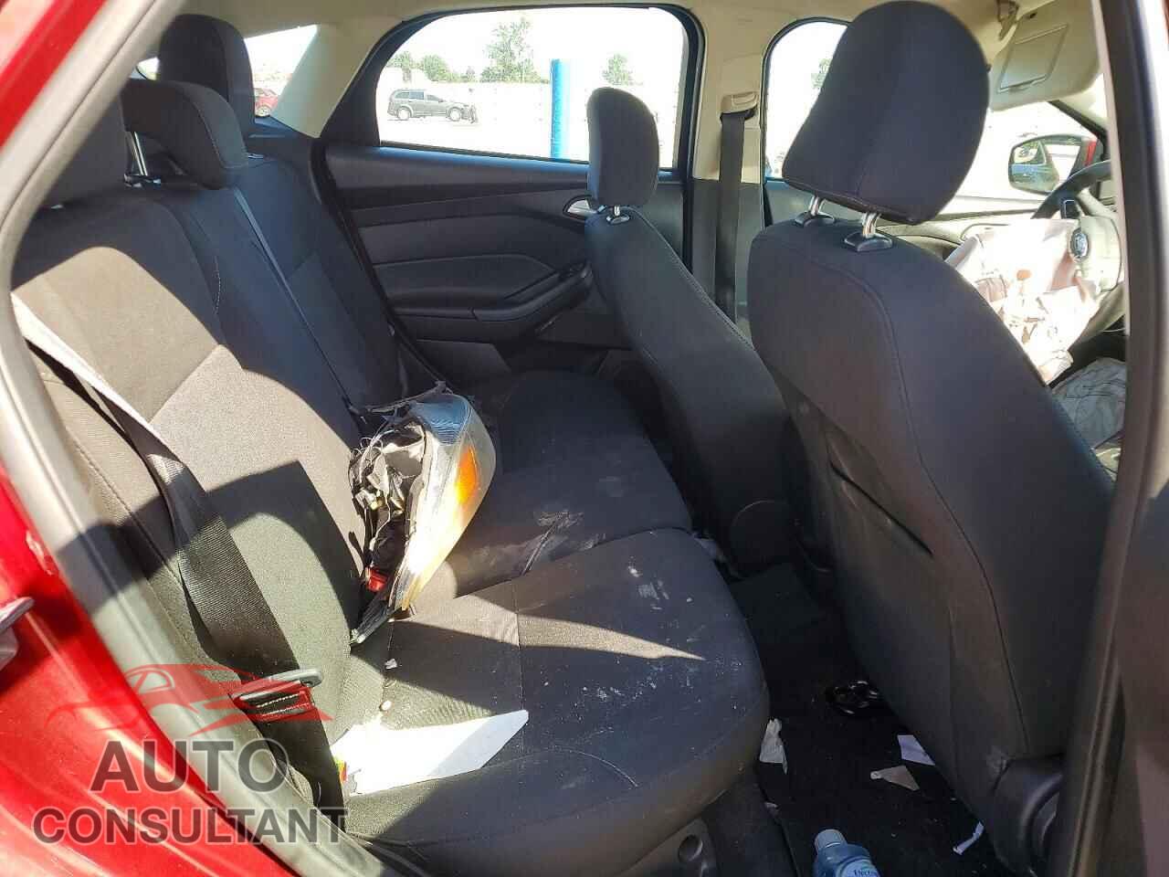FORD FOCUS 2017 - 1FADP3K22HL297687