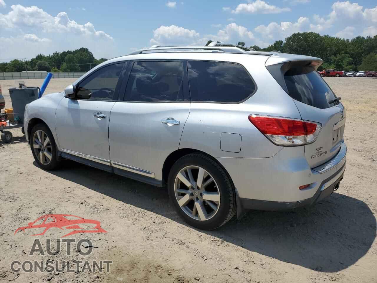 NISSAN PATHFINDER 2013 - 5N1AR2MN7DC654411