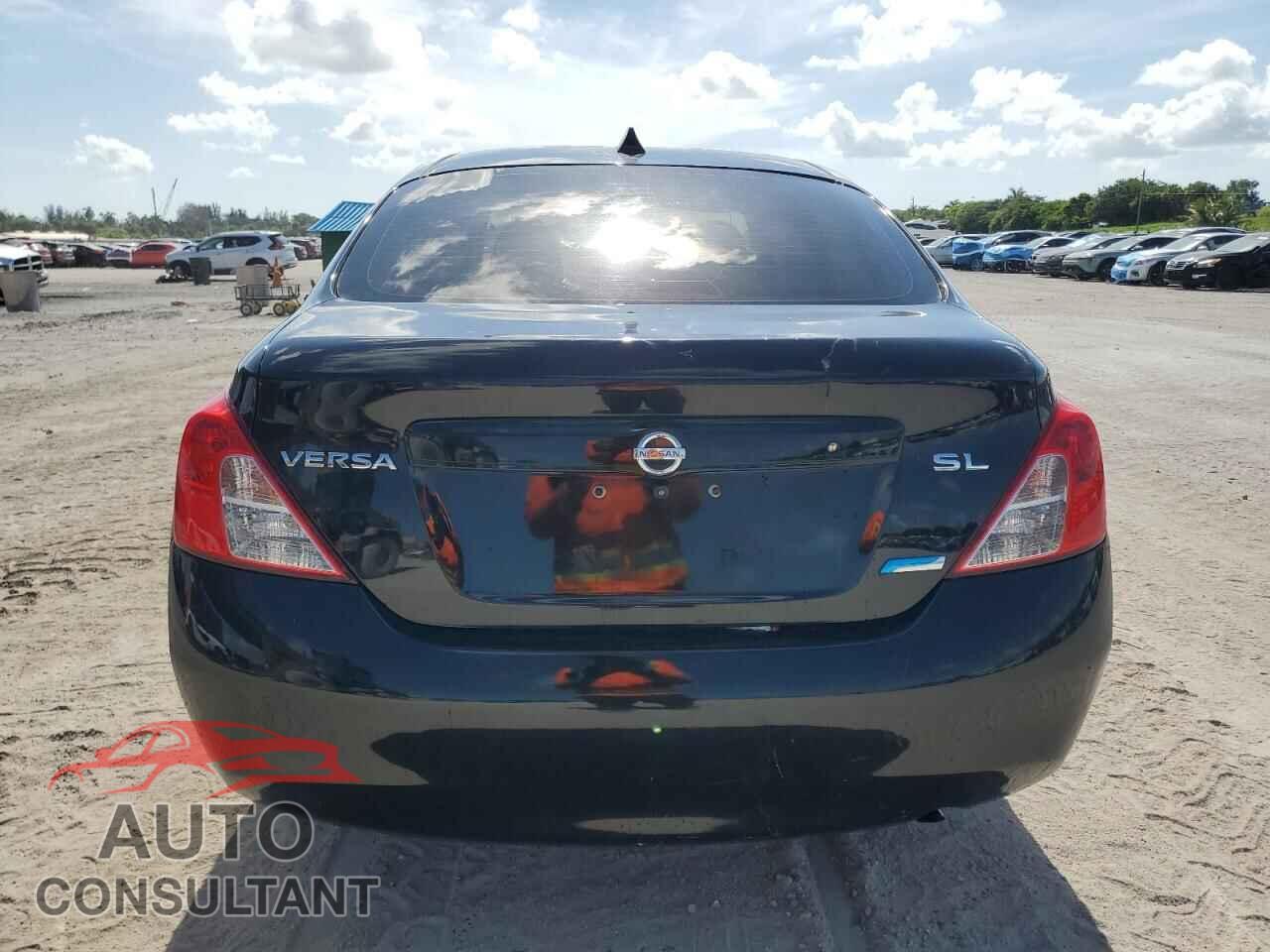 NISSAN VERSA 2012 - 3N1CN7AP8CL856532