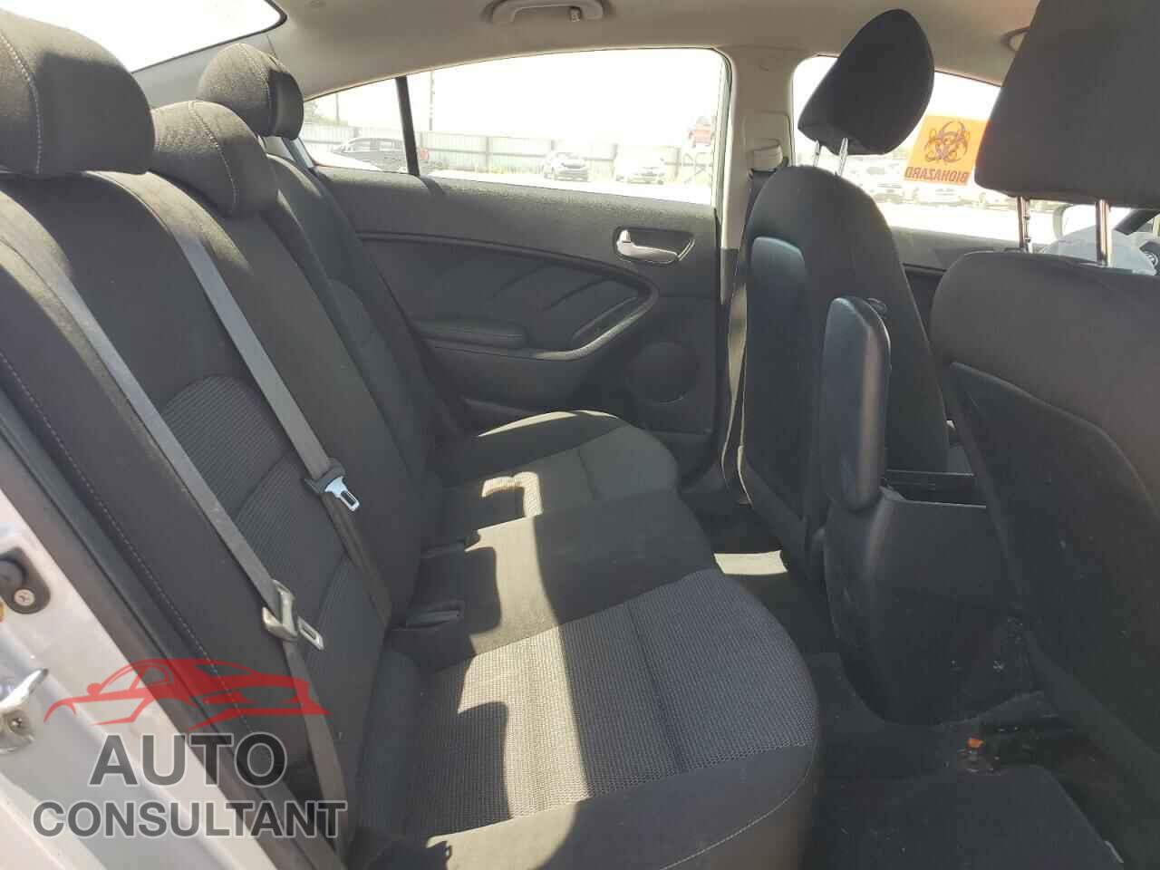 KIA FORTE 2017 - 3KPFK4A71HE059794