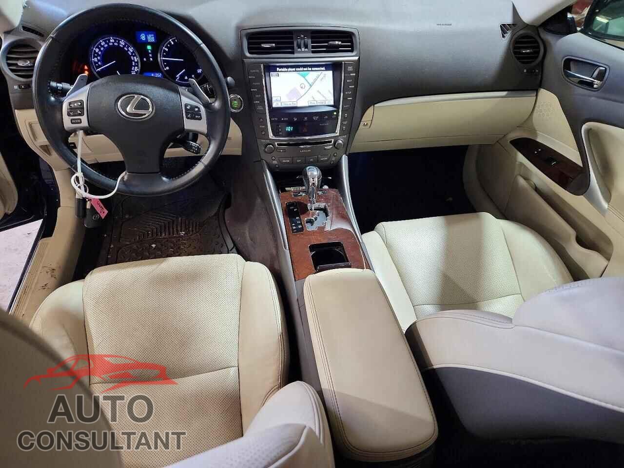 LEXUS IS 2011 - JTHCF5C26B5052694