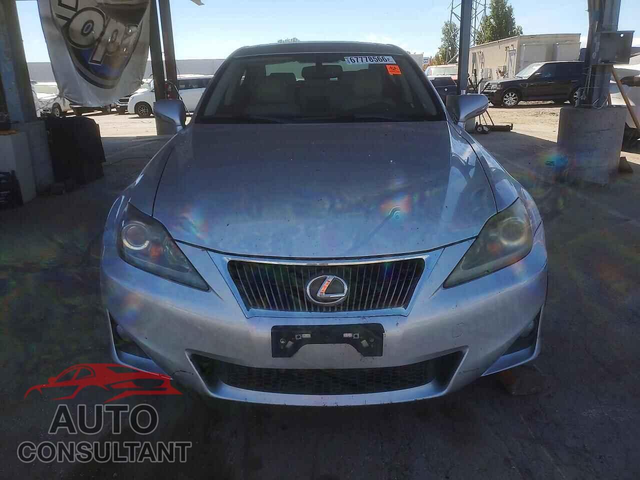 LEXUS IS 2011 - JTHBF5C22B5132795
