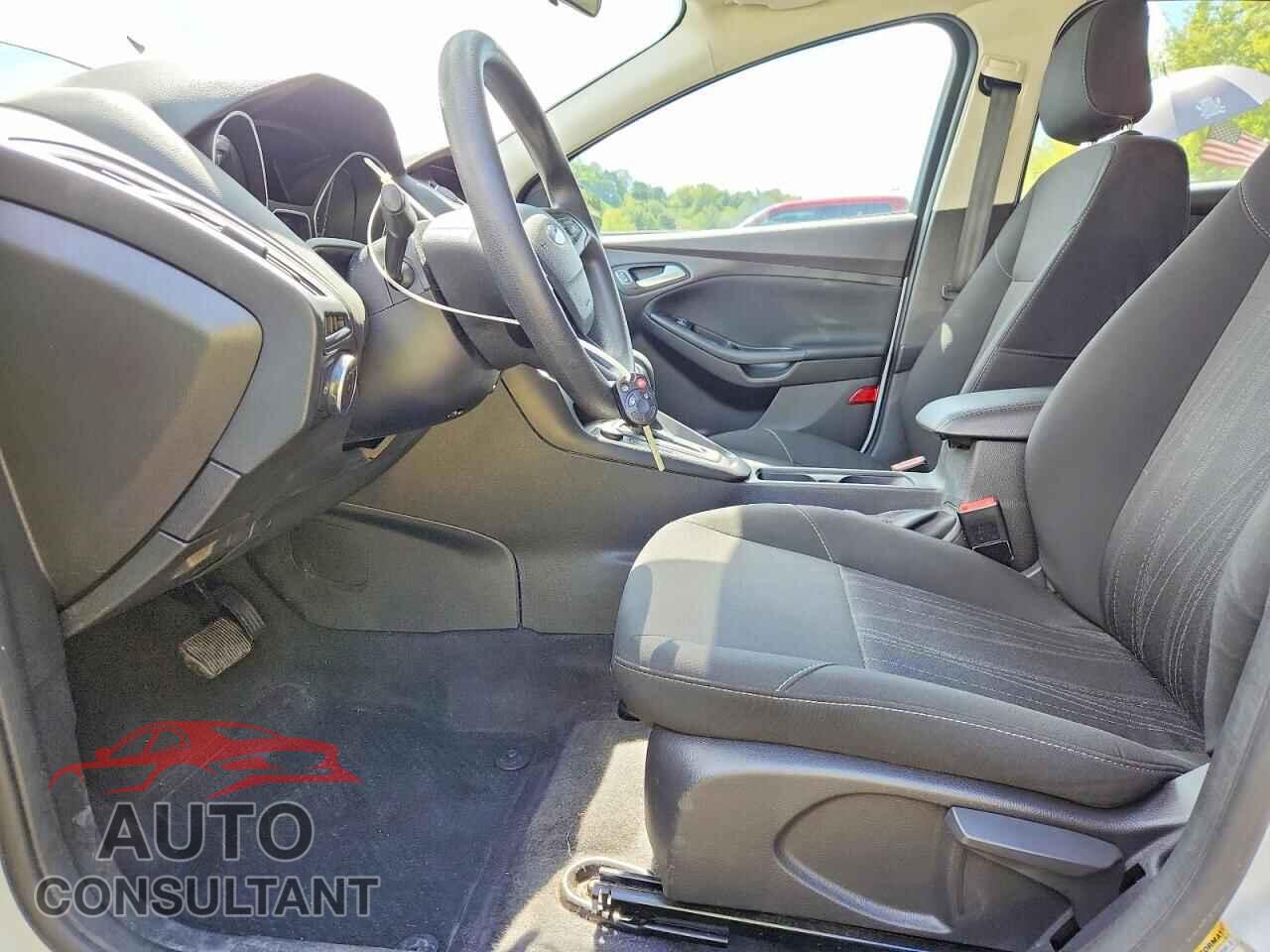 FORD FOCUS 2018 - 1FADP3F21JL279892