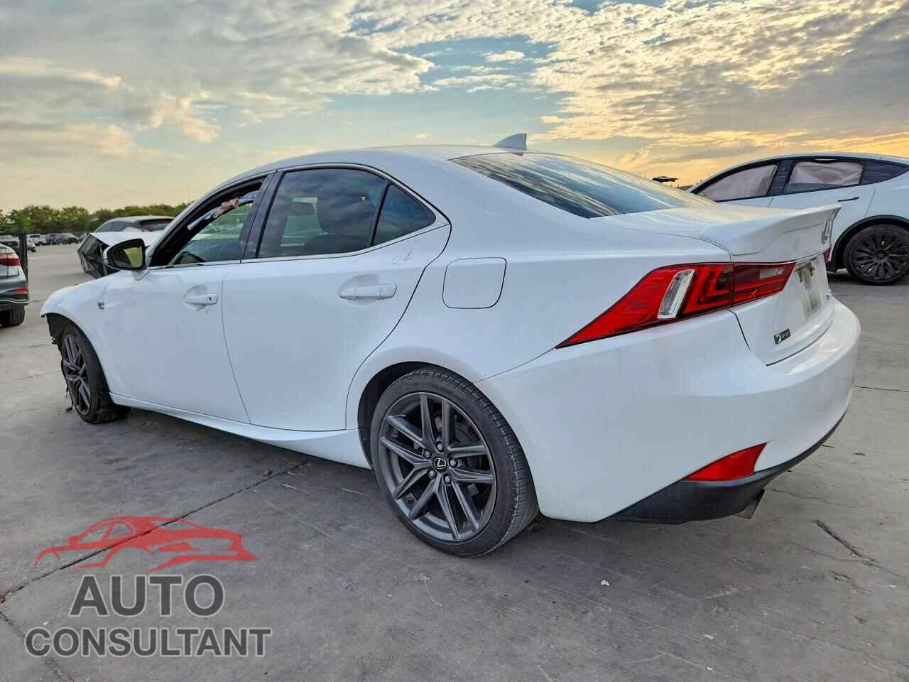 LEXUS IS 2015 - JTHBF1D22F5059019