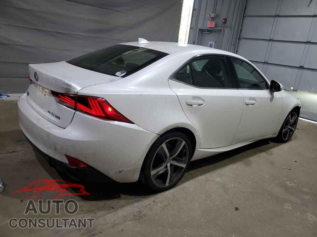 LEXUS IS 2018 - JTHC81D21J5028514