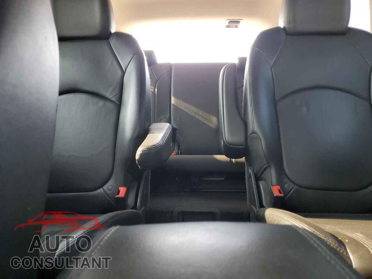 CHEVROLET TRAVERSE 2011 - 1GNKRJED7BJ400562