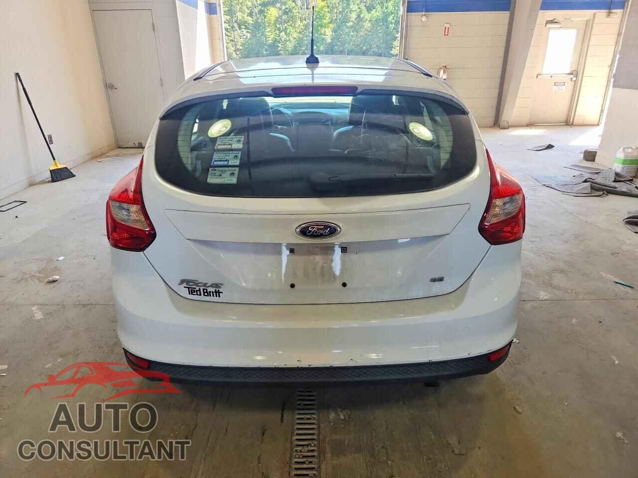 FORD FOCUS 2014 - 1FADP3K27EL319257