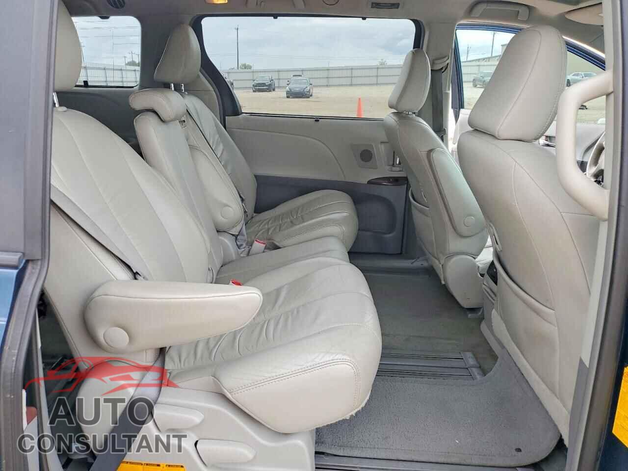 TOYOTA SIENNA 2012 - 5TDYK3DC6CS202751