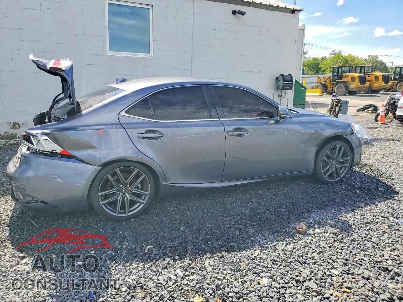 LEXUS IS 2018 - JTHC81D20J5030304