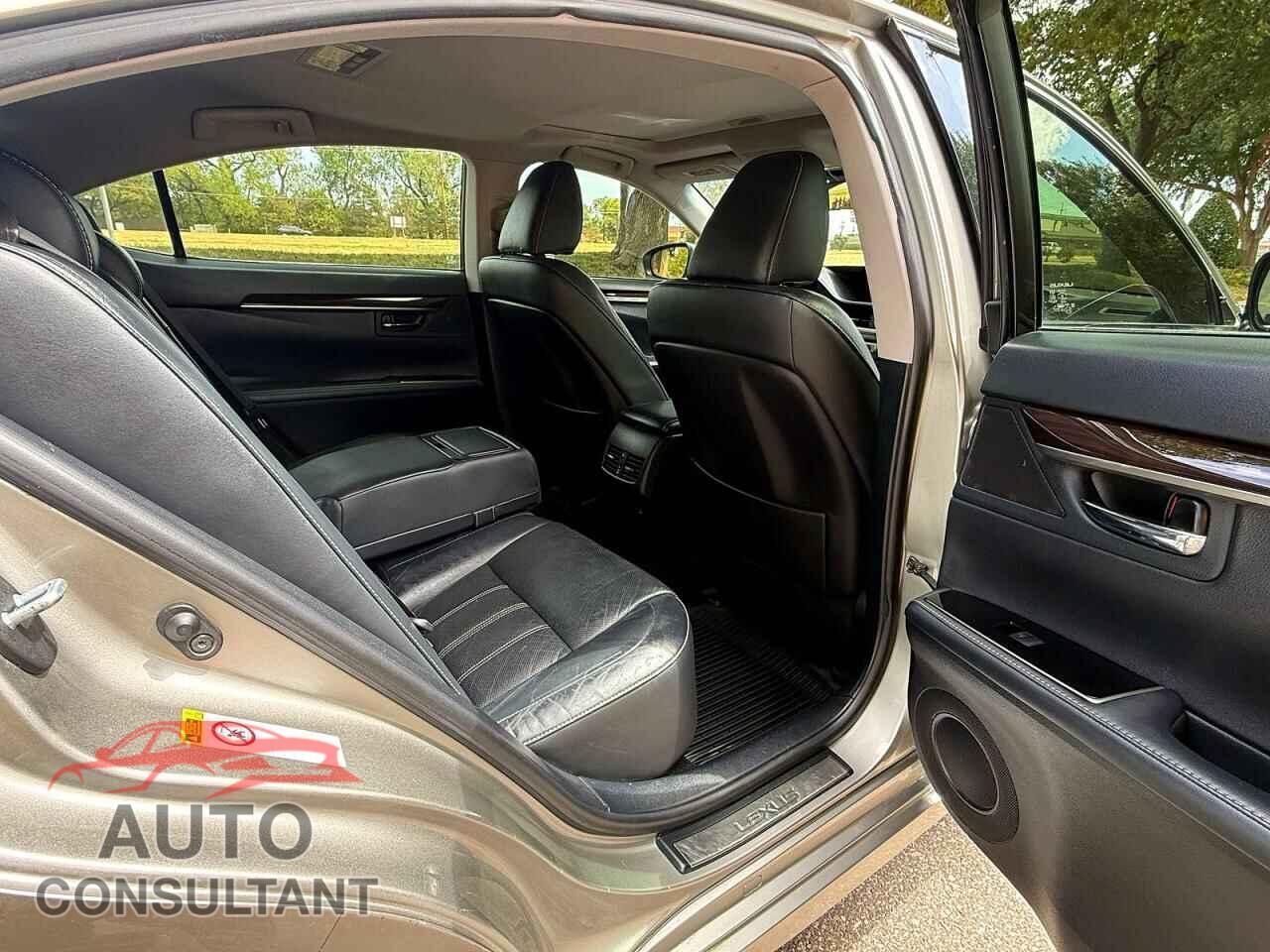 LEXUS ES300 2018 - JTHBW1GG1J2177385