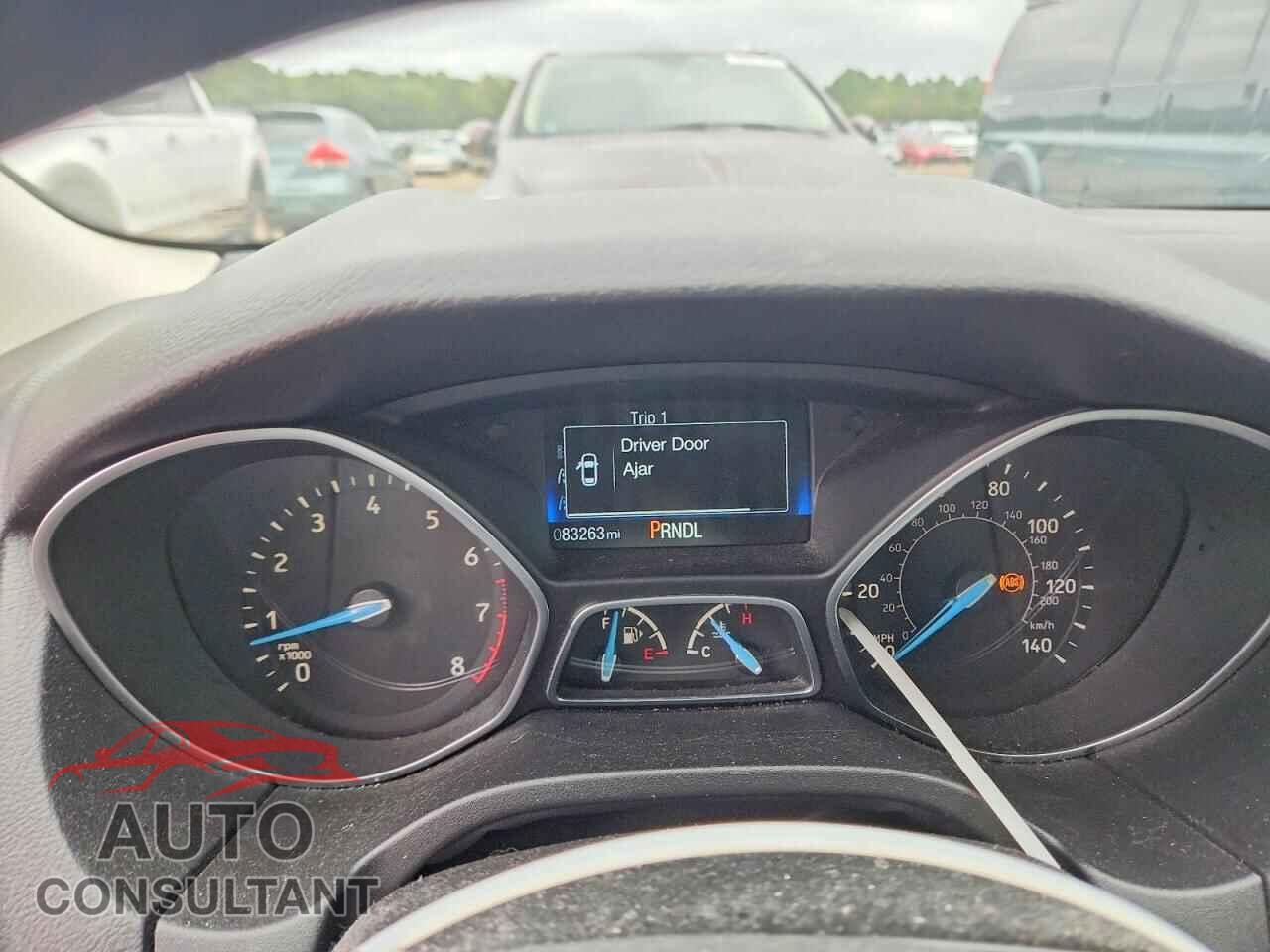 FORD FOCUS 2018 - 1FADP3E2XJL225735